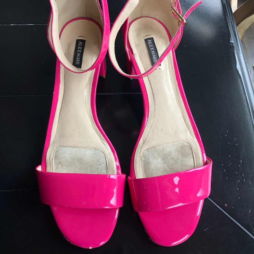 Dillards Hot pink kitten heel